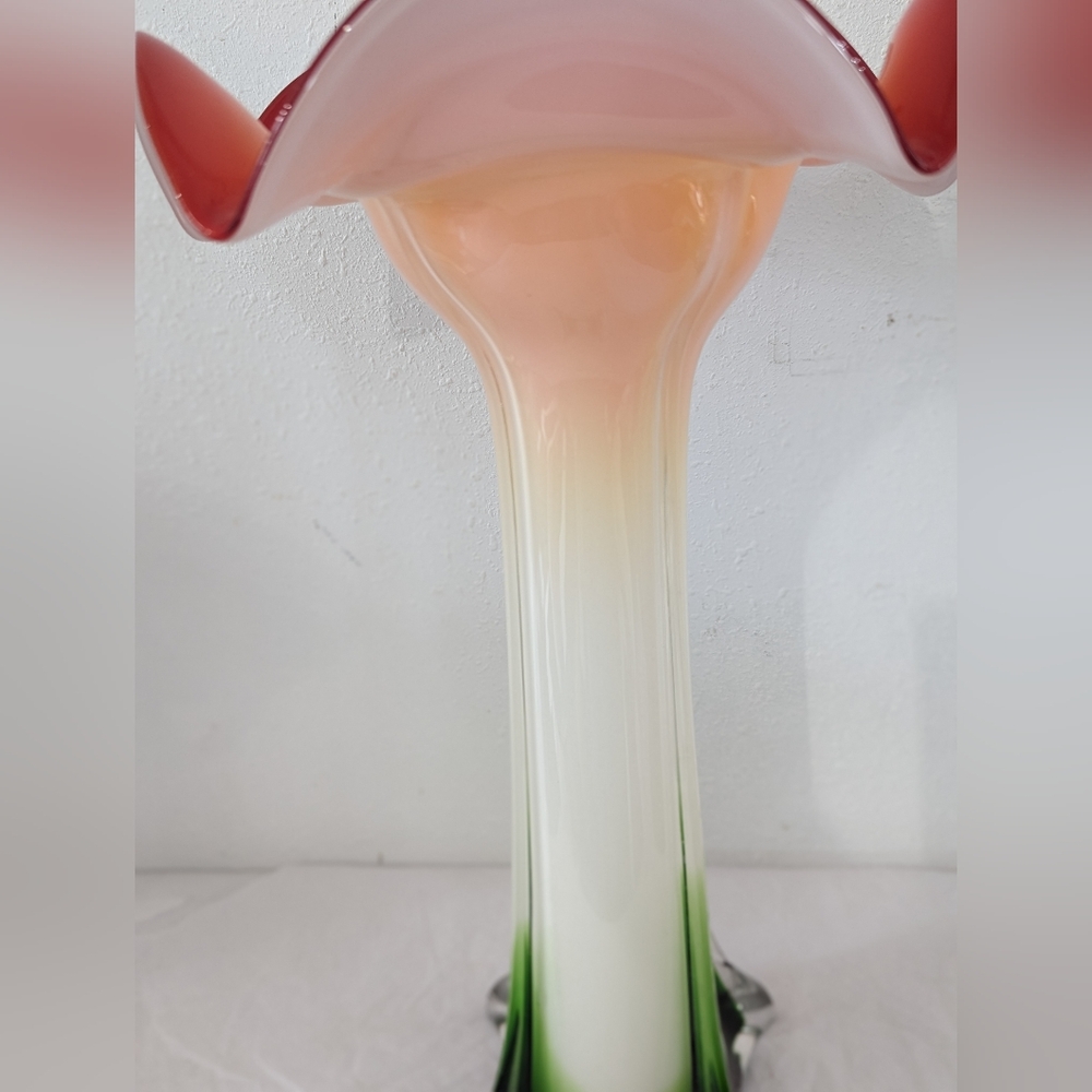 Beautiful Hand Blown Glass Vase 14.5 in tall - Picture 4 of 5